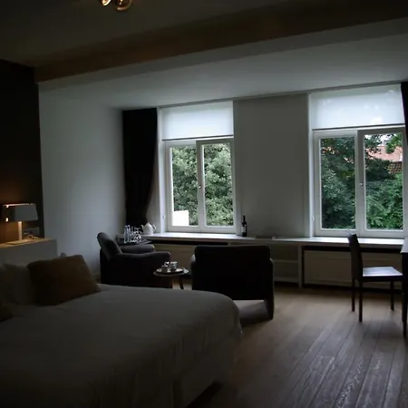 Huyze Weyne Bed & Breakfast *